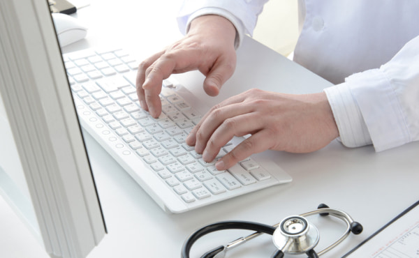 【2025年最新版】電子カルテメーカー主要12社とおすすめの選び方（クリニック向け）